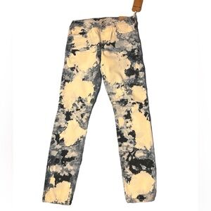 True Religion NWT Splatter White and Shades of Blue Jeans Size 27